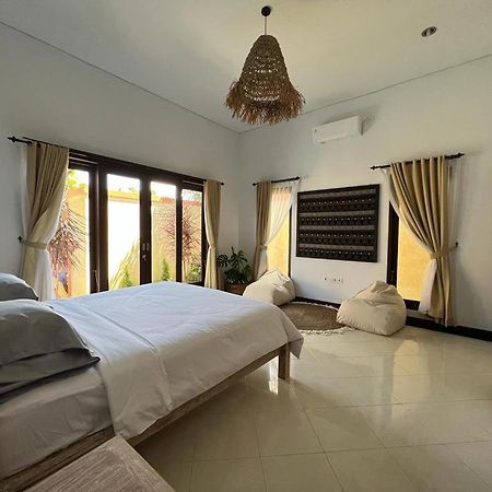 Villa Danielle Seminyak Exteriör bild